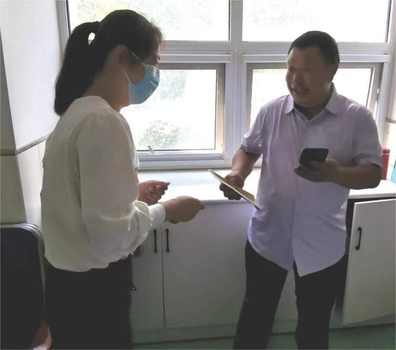 真情慰問暖人心，擇立集團(tuán)探望員工住院家屬